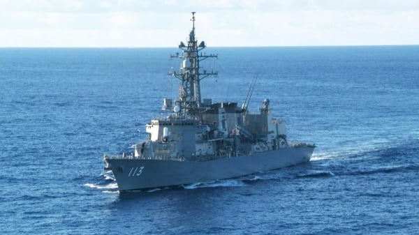 日本現役護衛艦「漣」9月25日首次通過台灣海峽。