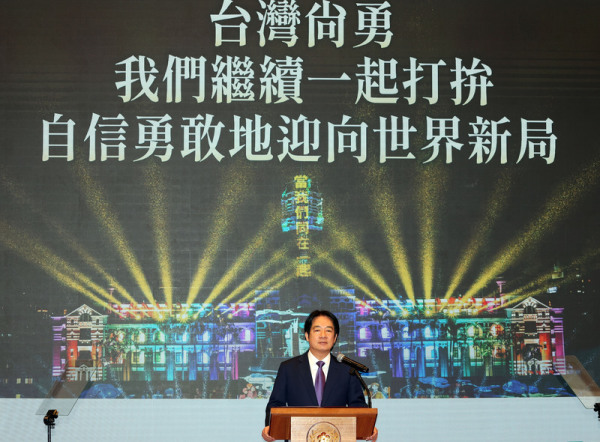 賴總統在總統府發表新年談話，指回顧2024年台灣面對挑戰，也充滿榮耀。