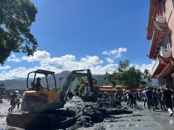 花莲 马太鞍溪 堰塞湖 光复 铲子超人 佛祖街 保安寺