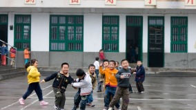 云南某校学生突集体发病有家长惊接病危通知(图)