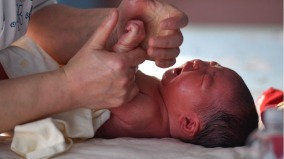 婴幼儿难逃活摘魔爪香港议会议长：必须消灭中共(图)