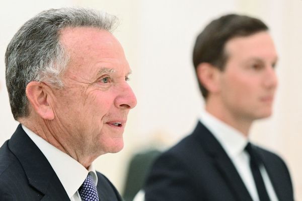 美國特使史蒂夫.威特科夫和美國總統唐納德.川普的女婿賈裡德.庫許納於2025年12月2日在莫斯科克里姆林宮與俄羅斯總統會面。