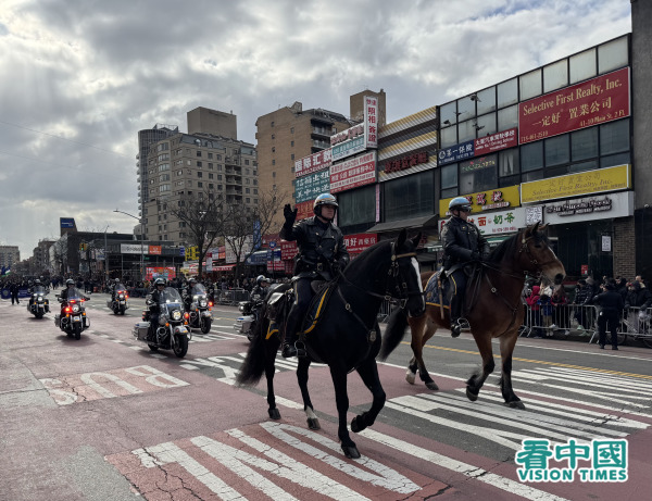 ​​​​​​​2025年2月1日，中國新年乙巳年大年初四，在紐約最大華人居住區法拉盛，紐約市舉行慶賀中國新年大遊行。