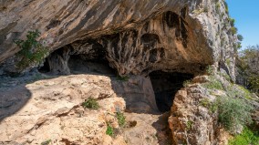 希腊发现史前洞穴70万年前有人住在这(图)