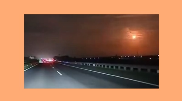 5月28日晚，廣東茂名上空出現火流星。