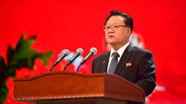 2024年4月12日，朝鮮最高人民會議常任委員會委員長崔龍海在平壤大劇院出席「朝中友好年」開幕式並致詞。
