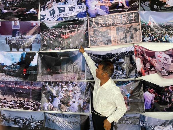 2024年六四35週年之際，胡俊雄在泰國舉辦六四圖片展
