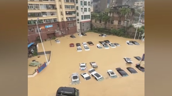 洪水