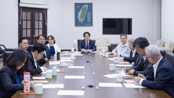賴清德總統7日深夜跟赴美經貿談判團隊視訊，聽取報告。
