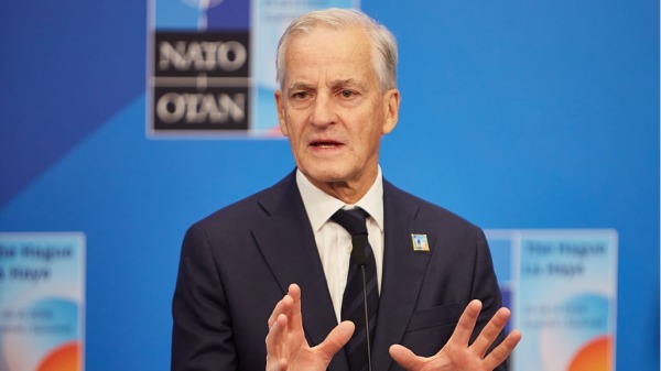 挪威首相纳斯・加尔・斯托雷（Jonas Gahr Store）