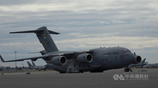 C-17運輸機為美國波音公司生產的軍用運輸機，具備短場起降能力，能適應多種機場跑道。