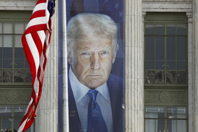 川普對先進AI晶元加徵25關稅(圖)