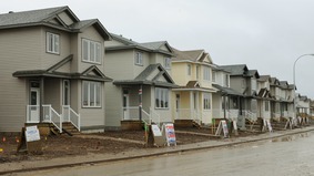 加拿大房价何时才能回温专家预测令人吃惊(图)