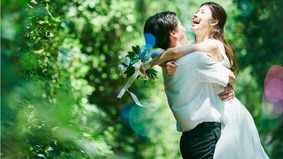 「女看前男看後」相親戀愛看什麼(圖)