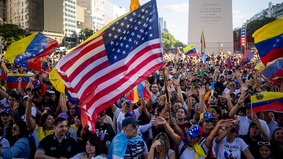 马杜洛遭美军逮捕全球委侨涌街头:奇迹发生了(图)