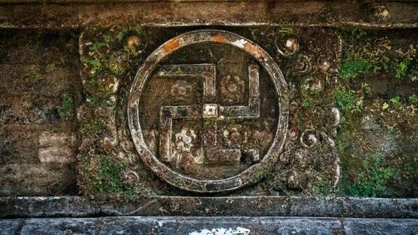 史前文明發現太極圖和卍字元。