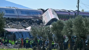 西班牙高鐵追尾釀慘劇至少39人遇難(圖視頻)