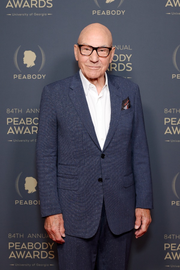 2024年6月9日，派崔克史都華出席皮博迪獎頒獎典禮（the 2024 Peabody Awards）。