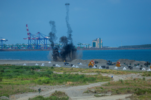 2022年7月27日：在臺灣新北市舉行的「漢光演習」中，在模擬中共軍隊入侵臺灣的演習期間發生爆炸。