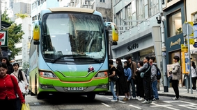 香港巴士安全带新例引争议实施未足一周暂缓(图)