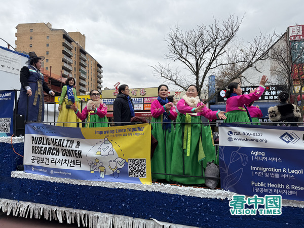 2026年2月21日是中国黄历丙午马年(火马年)大年初五,美国纽约黄历新年游行在最大的华人社区法拉盛中心区域盛大登场