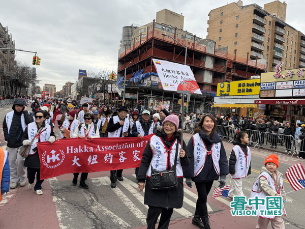 2026年2月21日是中国黄历丙午马年(火马年)大年初五,美国纽约黄历新年游行在最大的华人社区法拉盛中心区域盛大登场