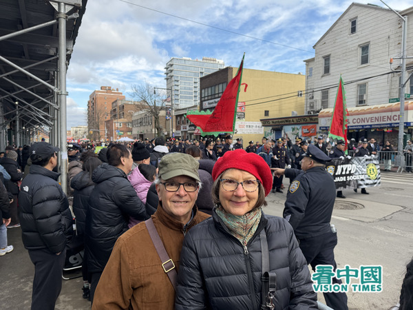 喜爱中国传统文化的夫妻,会计师小约翰・索莫(John Sommo,JR)与IT工程师太太多丽丝・特格(Doris Tegge)