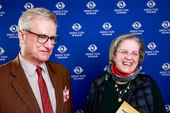 2026年1月23日,列支敦斯登貢達卡親王(Gundakar Prinz von Liechtenstein)(左)與瑪麗王妃(Marie Prinzessin von Liechtenstein)在奧地利維也納一同觀賞了神韻演出。(NTD)