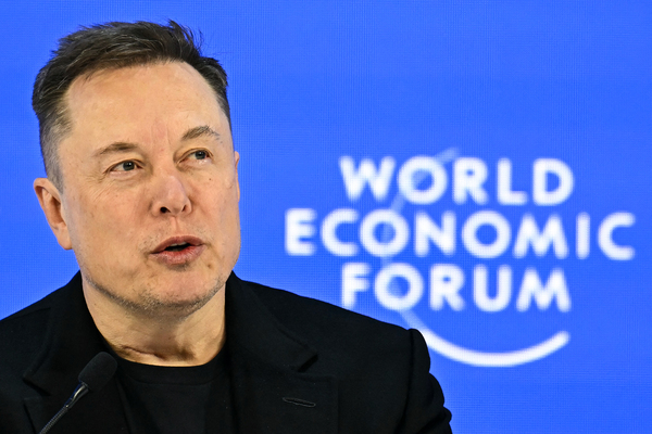特斯拉与SpaceX首席执行官、南非—加拿大—美国商人埃隆・马斯克(Elon Musk)于2026年1月22日在达沃斯出席世界经济论坛(WEF)年会并发表讲话。