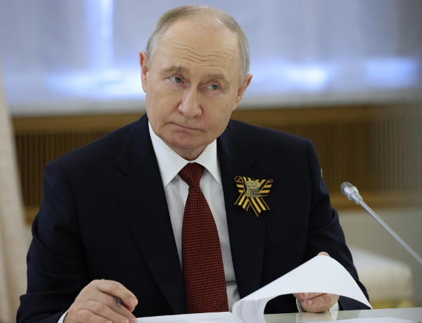 2026年5月9日,俄罗斯总统弗拉基米尔・普京(Vladimir Putin)在胜利日阅兵结束后,于克里姆林宫大宫圣叶卡捷琳娜大厅举行俄罗斯老挝会谈期间露出严肃表情。