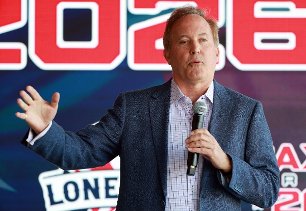 肯.帕克斯頓(Ken Paxton)於2026年2月28日在德州沃斯堡的一場活動中發表演講。