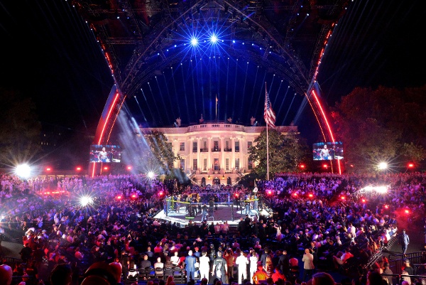 白宮南草坪上的「UFC Freedom 250」活動現場。特朗普總統在其80歲生日當天舉辦一系列UFC賽事,白宮稱其為「一場展現美國搏擊精神的世紀慶典」。