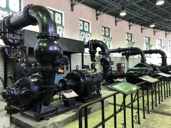 台湾台北自来水博物馆抽水机展示区