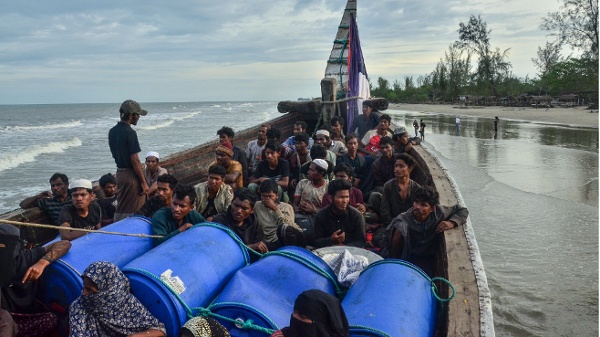 缅甸外海两艘难民船翻覆超过500人恐遇难(图)