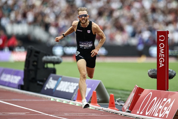 2026年7月18日,在英国伦敦举行的世界田联钻石联赛(IAAF Diamond League)伦敦站比赛中,英国选手约什·柯尔(Josh Kerr)冲过终点,夺得男子1英里项目冠军。