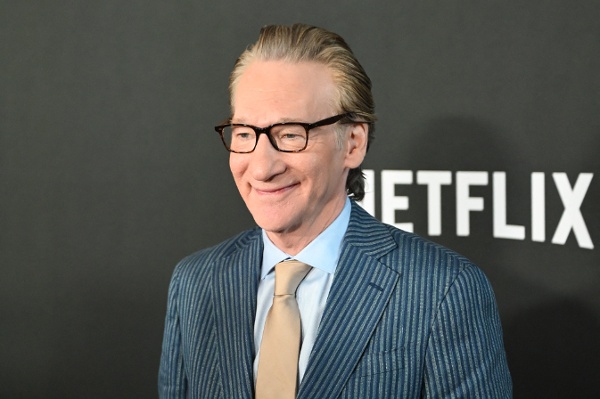 美國脫口秀主持人比爾.馬赫(Bill Maher)於2026年6月28日抵達位於華盛頓特區的肯尼迪中心,出席第27屆馬克.吐溫美國幽默獎頒獎典禮。