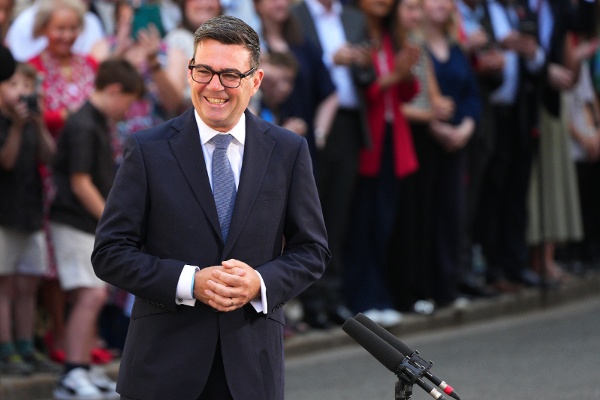 2026年7月20日,英國倫敦,英國新任首相、工黨(Labour Party)領袖安迪.伯納姆(Andy Burnham)抵達唐寧街10號(10 Downing Street)後向媒體發表講話。