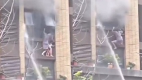 连云港火灾母女坠亡消防人员一动作惹怒全网(图)