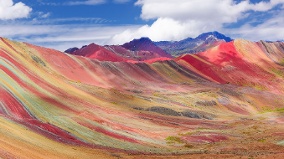 地球最不可思议的调色盘彩虹山与七色土(图)