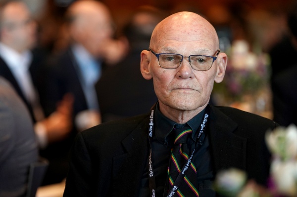 2025年12月3日:美國民主黨資深戰略顧問詹姆斯.卡維爾(James Carville)出席在紐約林肯中心爵士樂廳舉行的DealBook 峰會。