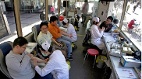 獻血車開進中小學引猜測为高官續命(圖)