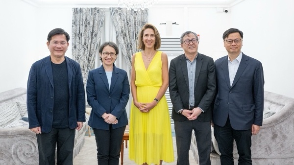 副總統蕭美琴（左2）與外交部長林佳龍（左1）在停留文托泰內期間，會晤歐洲議會復興歐洲黨團主席、 議員阿耶（Valérie Hayer）（中）。