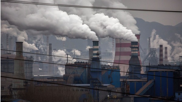 大陆44家钢厂将停产网友：360天不敢停的钢炉集体熄火(图)