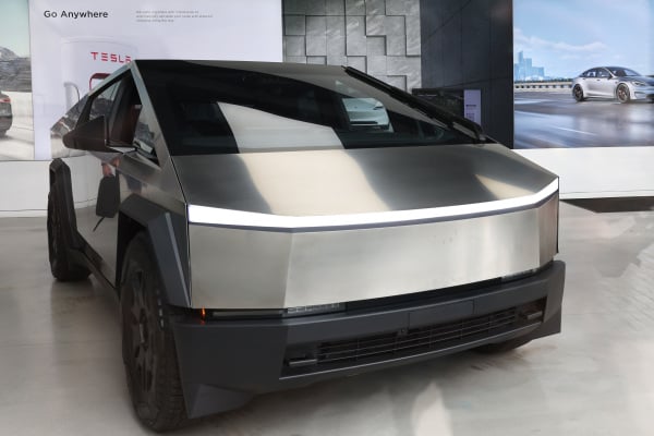 2024年7月5日，一輛特斯拉Cyber​​truck出現在紐約市特斯拉展廳內。