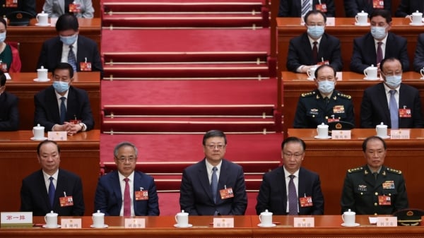 军权易手团派复兴四中全会掀政局风暴(图)