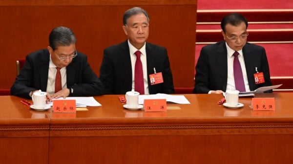 习连续3天消失于官媒头版人民日报暗示汪洋接班(图)