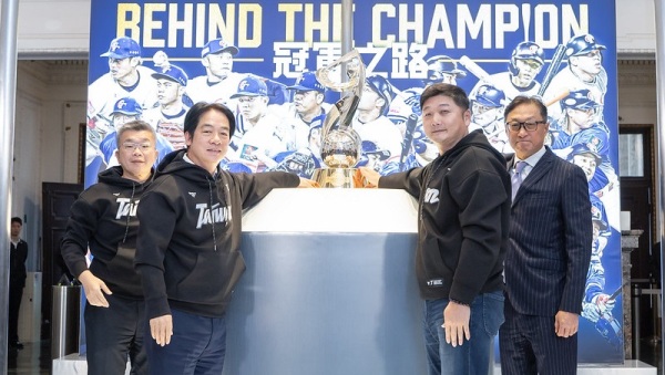 賴總統出席「BEHIND THE CHAMPION：冠軍之路特展」開幕記者會（以上圖片來源皆為總統府）
