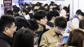 大陆本科生“回炉”念技校成风毕业生捡菜维生(图)