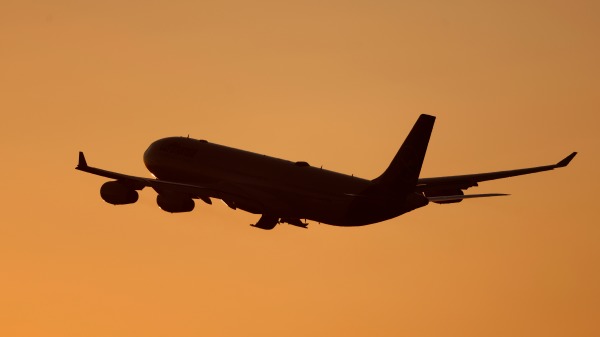 中東地區的緊張局勢迫使漢莎航空等航空公司避開伊朗領空，增加飛越阿富汗領空的航班。