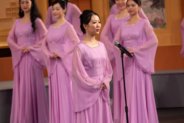 于小航在2023年新唐人首屆選美大賽上